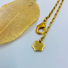 Load image into Gallery viewer, Golden Leaf Pendant Necklace
