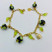 Load image into Gallery viewer, Green Lampwork Bead Bracelet
