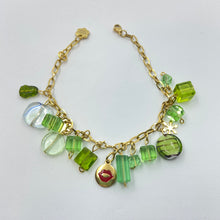 Load image into Gallery viewer, Green Kiss Glass Bead Bracelet
