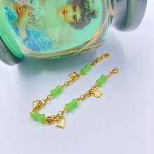 Load image into Gallery viewer, Green Glass Beads - Heart Bracelet
