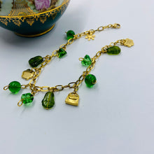 Load image into Gallery viewer, Green Bead Purse Bracelet
