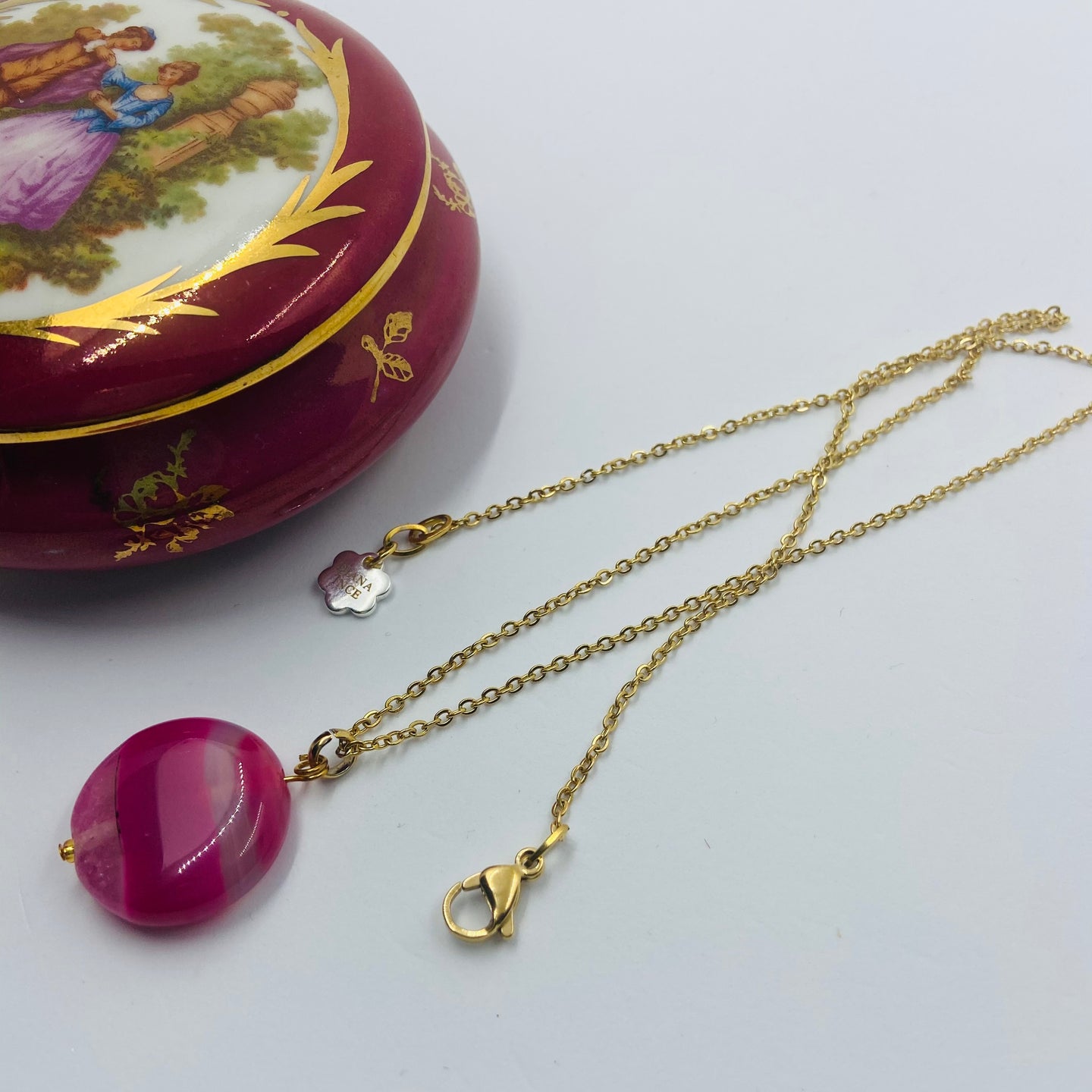 Magenta Color Agate Pendant Necklace